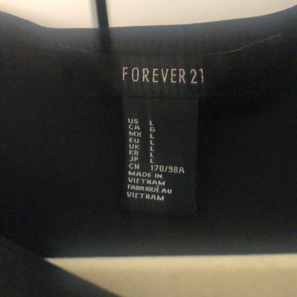 Crop top - Picture 2 of 4